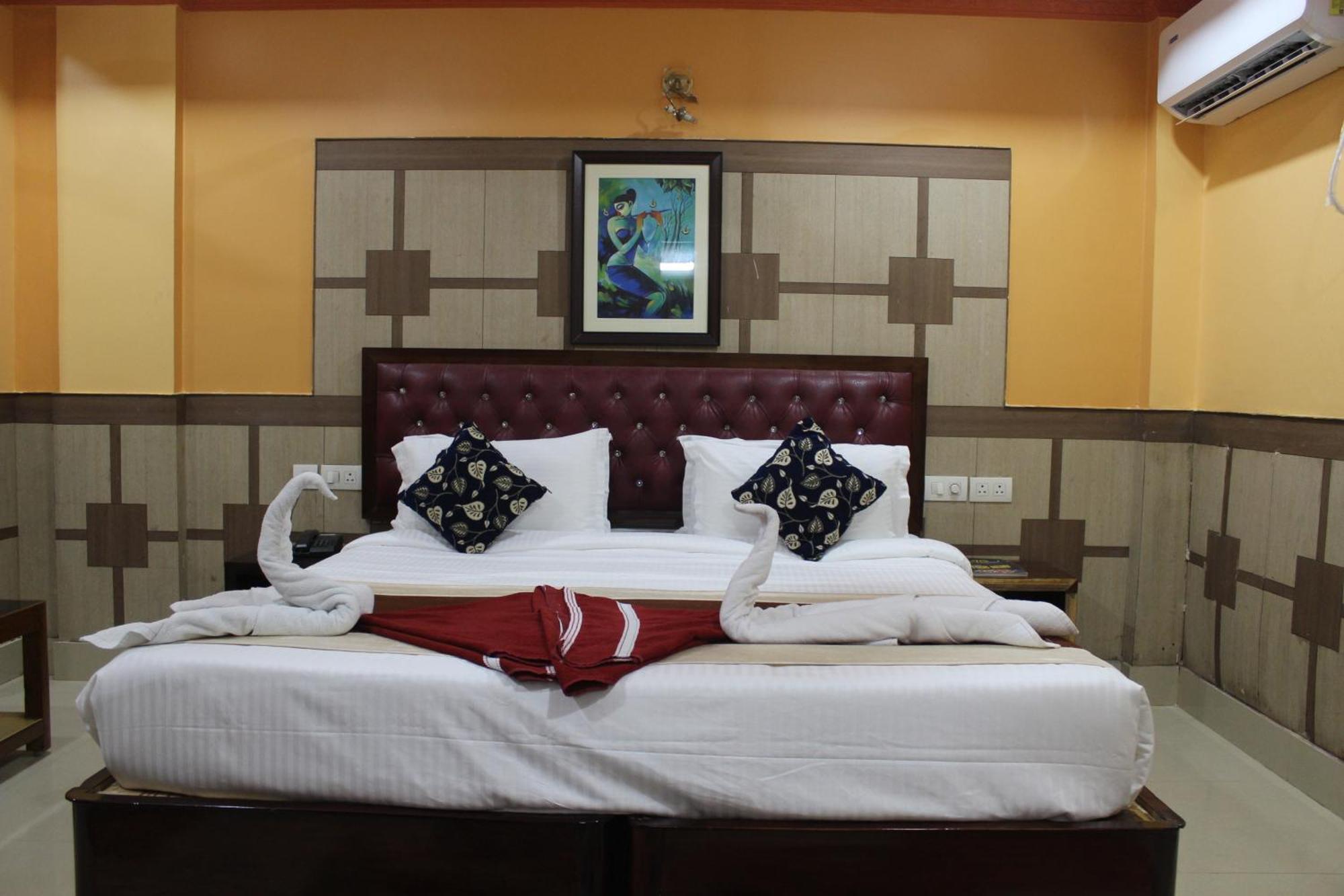 Gokul Plaza Hotel Bhubaneswar Exterior foto