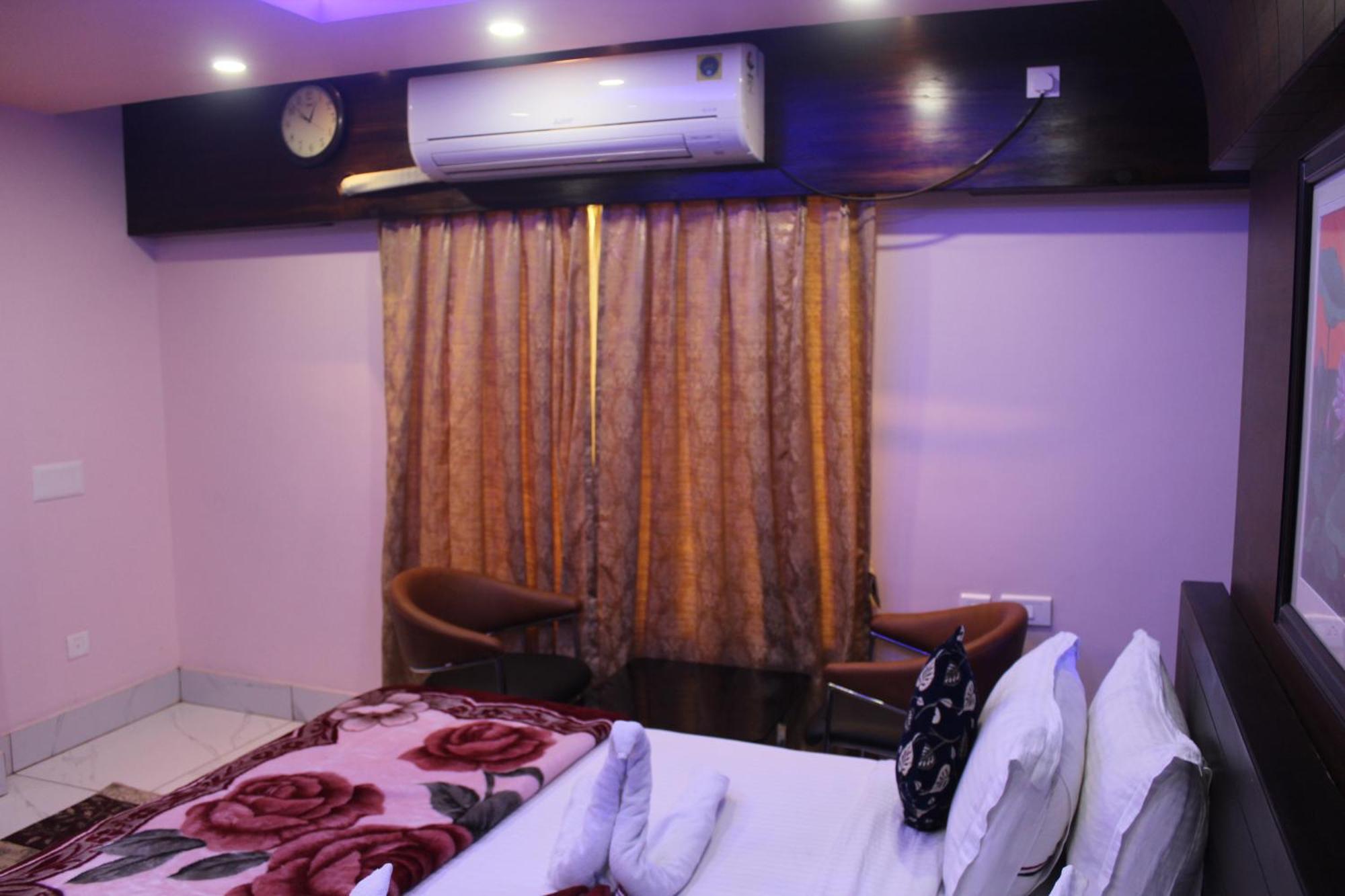 Gokul Plaza Hotel Bhubaneswar Exterior foto