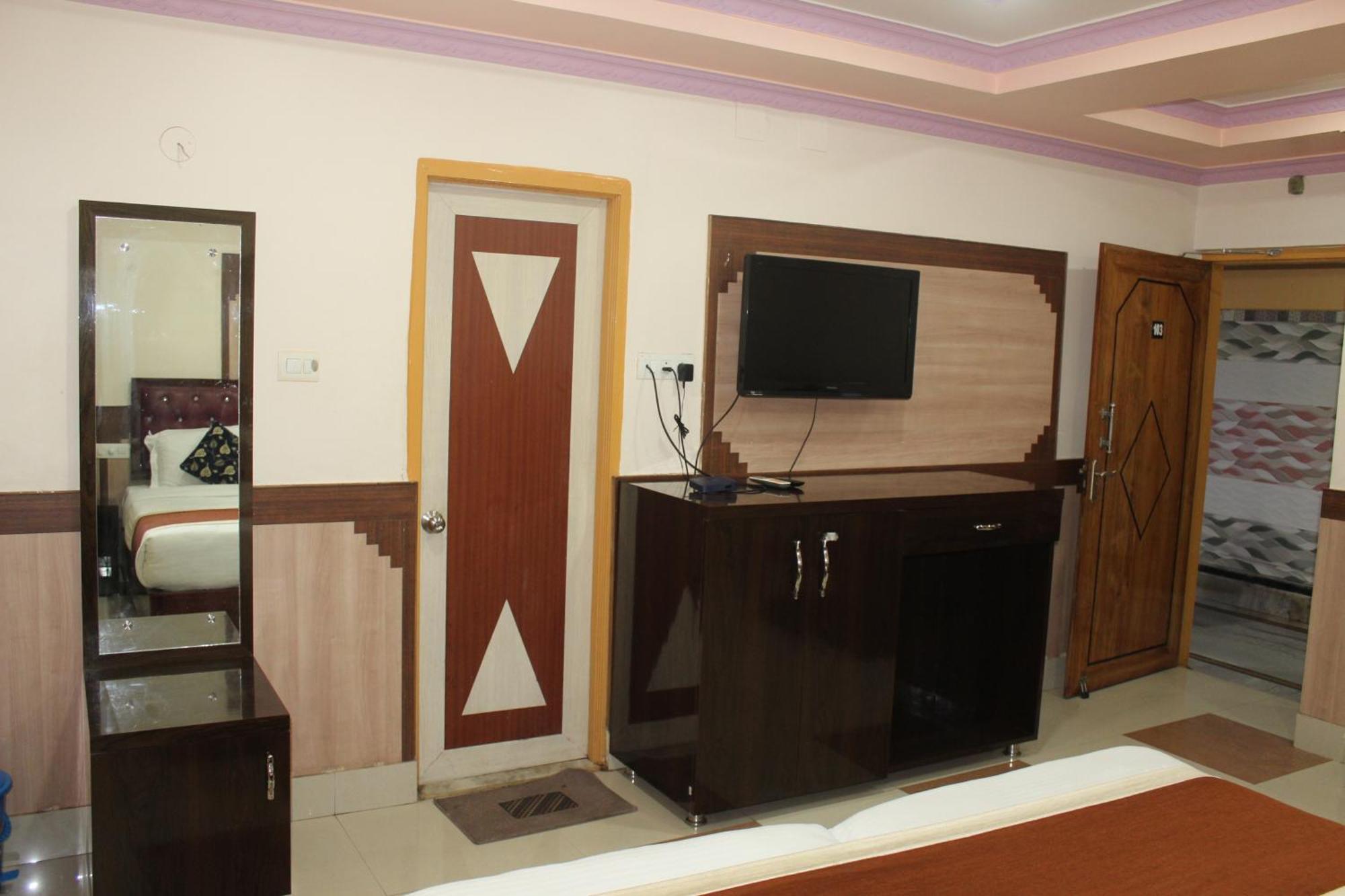 Gokul Plaza Hotel Bhubaneswar Exterior foto