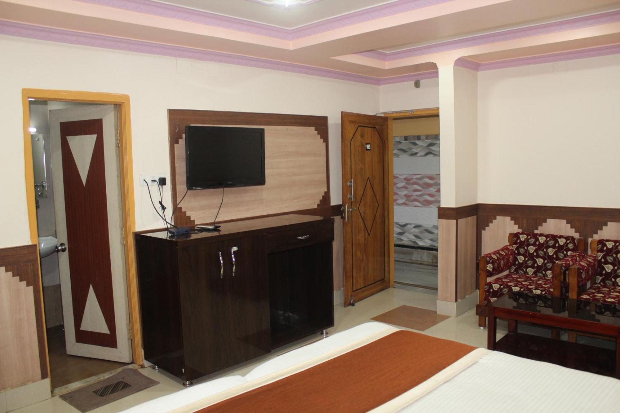 Gokul Plaza Hotel Bhubaneswar Exterior foto