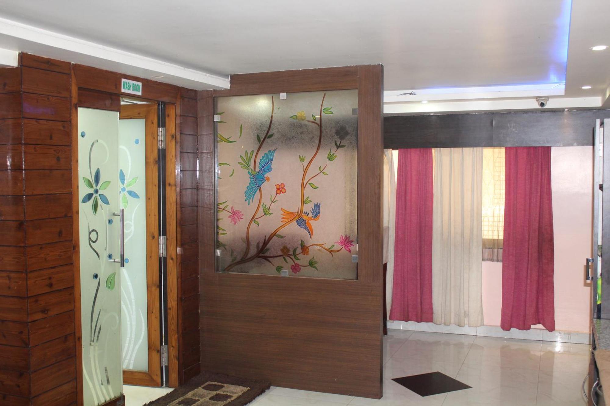 Gokul Plaza Hotel Bhubaneswar Exterior foto