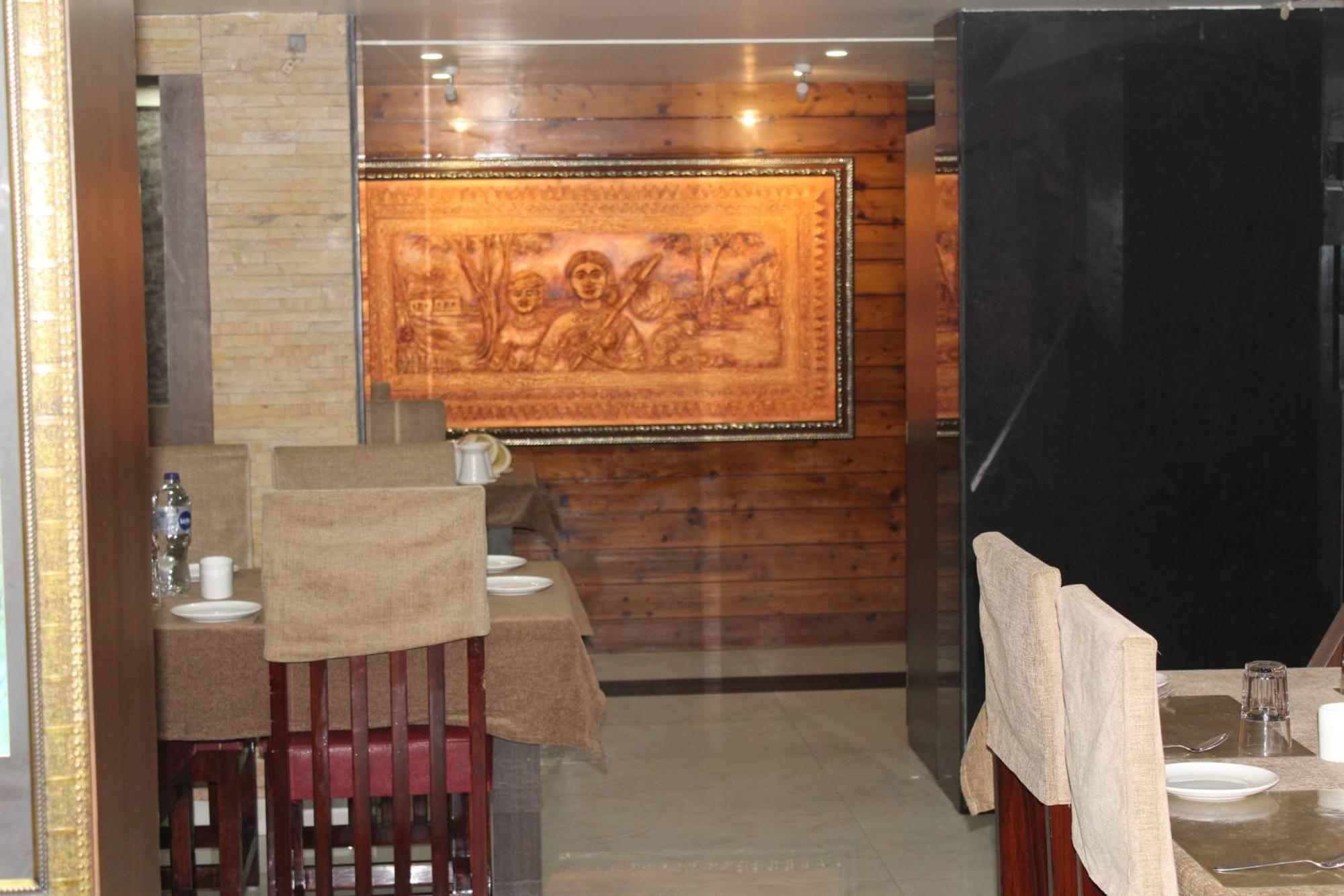 Gokul Plaza Hotel Bhubaneswar Exterior foto