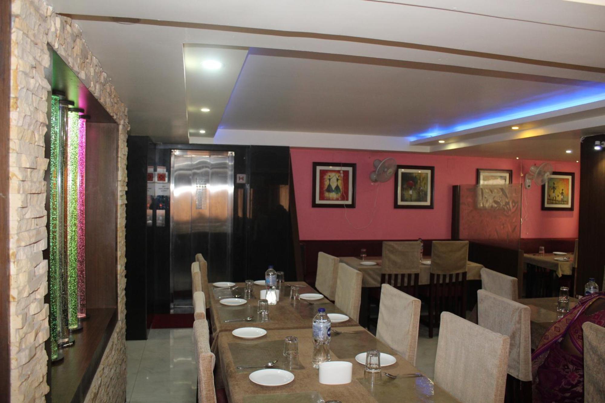 Gokul Plaza Hotel Bhubaneswar Exterior foto